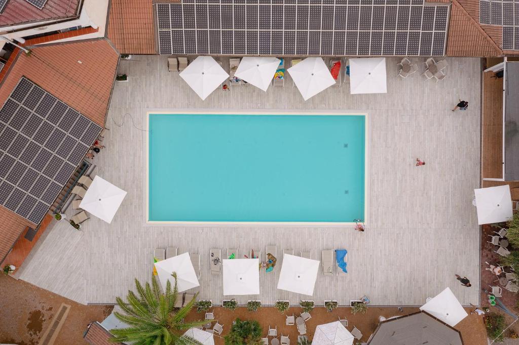 Amareclub Le Rose Hotel San Teodoro  Exterior photo
