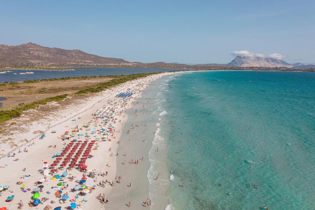 Amareclub Le Rose Hotel San Teodoro  Exterior photo